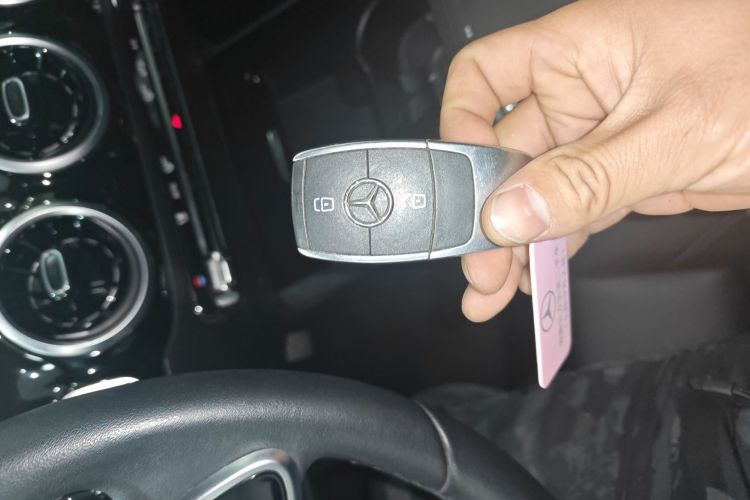 奔驰GLA 2023款 GLA 200中控内饰11