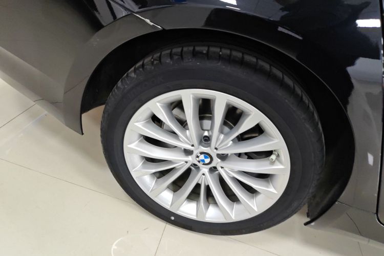 宝马5系 2022款 改款二 525Li 豪华套装车身外观6002