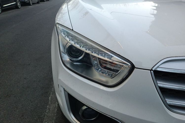 奔腾X80 2013款 2.0L 自动舒适型车身外观8