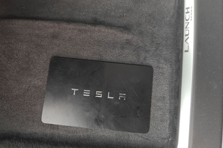 特斯拉 Model Y 2025款 后轮驱动 首发版中控内饰11