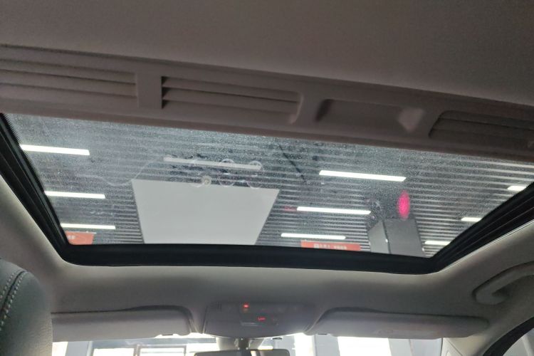 奔驰C级 2019款 C 180 L 时尚型运动版中控内饰22