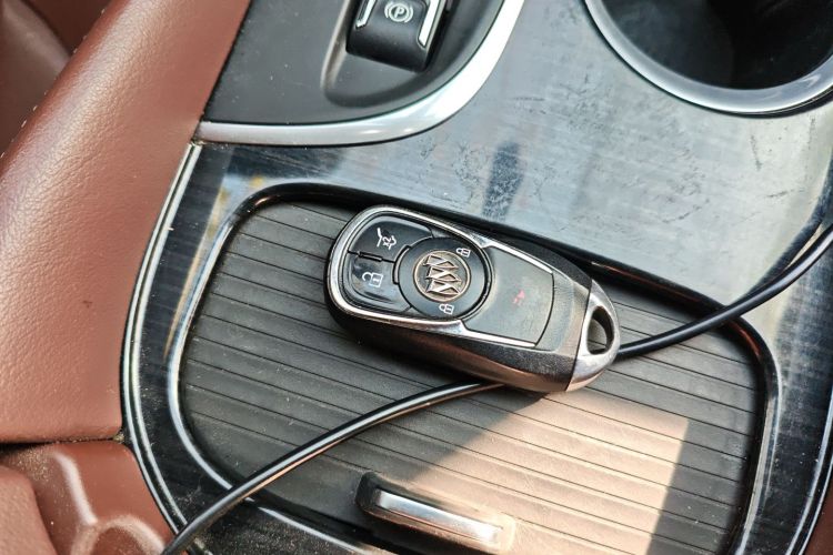 别克 昂科威 2019款 28T 四驱精英型 国VI中控内饰7001