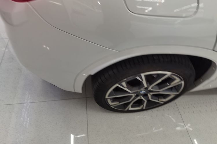 宝马X2 2021款 改款 sDrive25i 曜夜版车身外观56