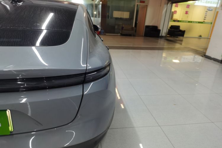 蔚来ET5 2022款 75kWh车身外观9