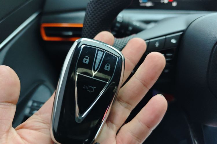 长安UNI-T 2022款 1.5T 运动版 尊贵型中控内饰11