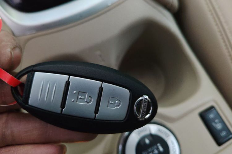 日产 奇骏 2014款 2.5L CVT领先版 4WD中控内饰11