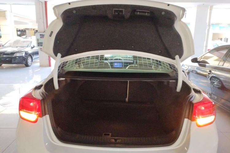 雪佛兰 迈锐宝 2013款 2.0L 自动豪华版机舱底盘23