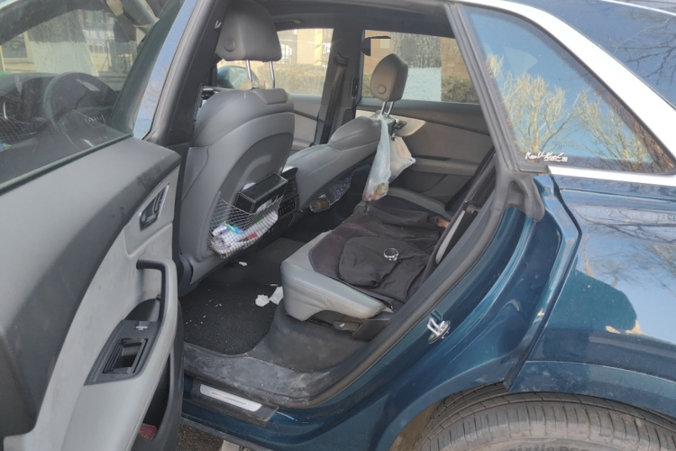 奥迪Q8 2019款 55 TFSI 臻选动感型中控内饰7004