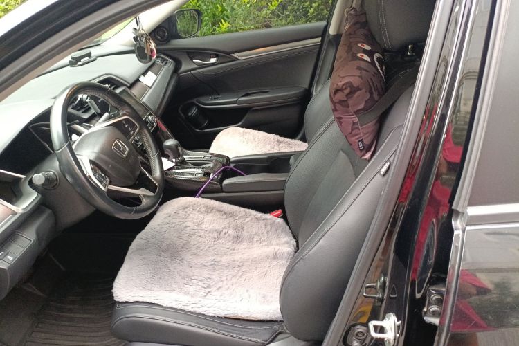 本田 思域 2016款 220TURBO CVT尊贵版局部细节19