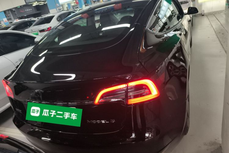 特斯拉 Model 3 2022款 后轮驱动版车身外观6