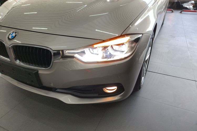 宝马3系 2016款 320i 时尚型局部细节36