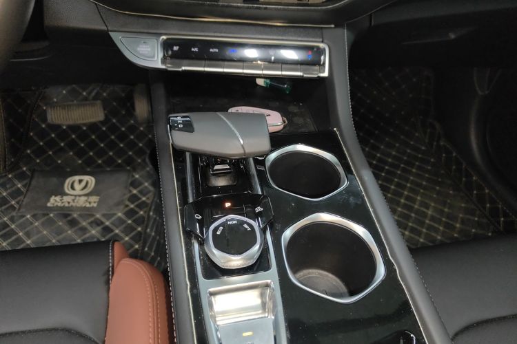 长安 逸动 2024款 PLUS 蓝鲸NE 1.4T GDI DCT高能版中控内饰18