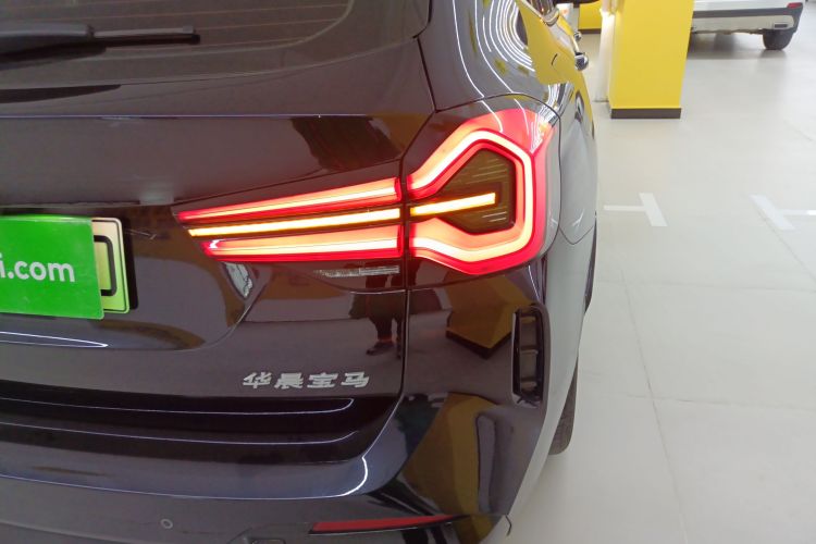 宝马iX3 2024款 领先型车身外观9