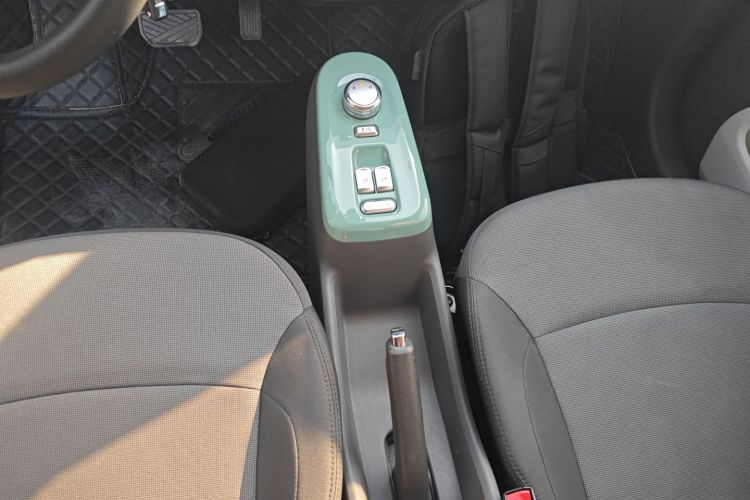 长安启源 长安Lumin 2023款 205km 香沁款中控内饰18