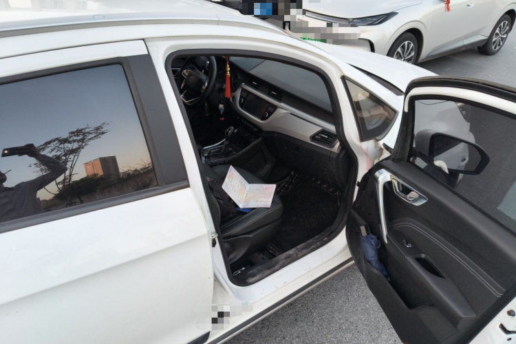 吉利汽车 远景X3 2019款 升级版 1.5L CVT精英型局部细节9005