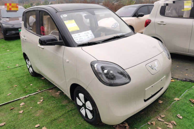 五菱汽车 宏光MINIEV 2025款 四门版 臻享+款车身外观3