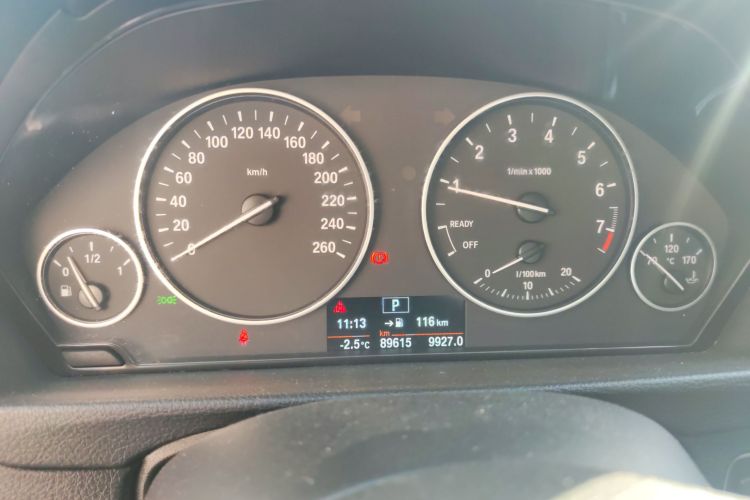 宝马3系 2017款 318i 时尚型中控内饰14