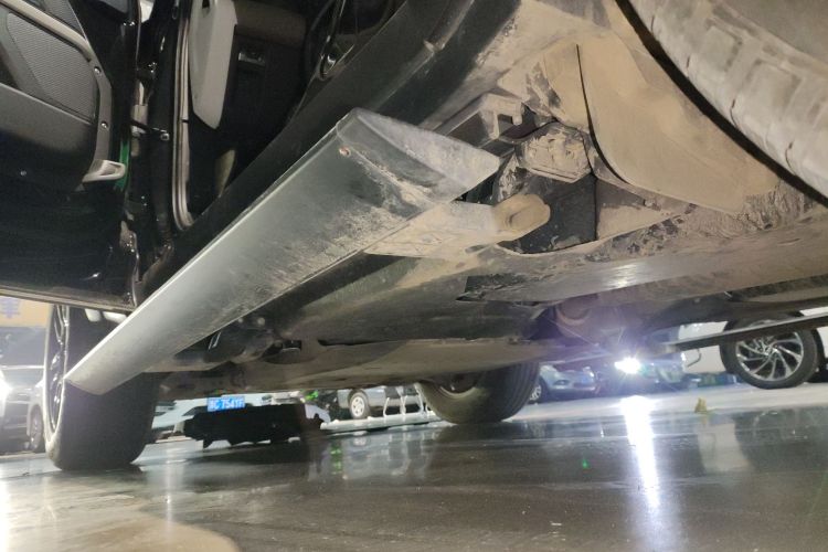 路虎卫士 2024款 90 2.0T P300 S局部细节9002