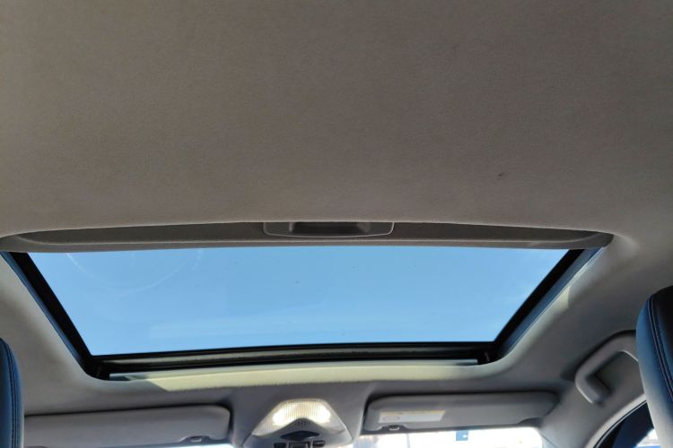 丰田C-HR 2021款 2.0L 豪华版中控内饰22