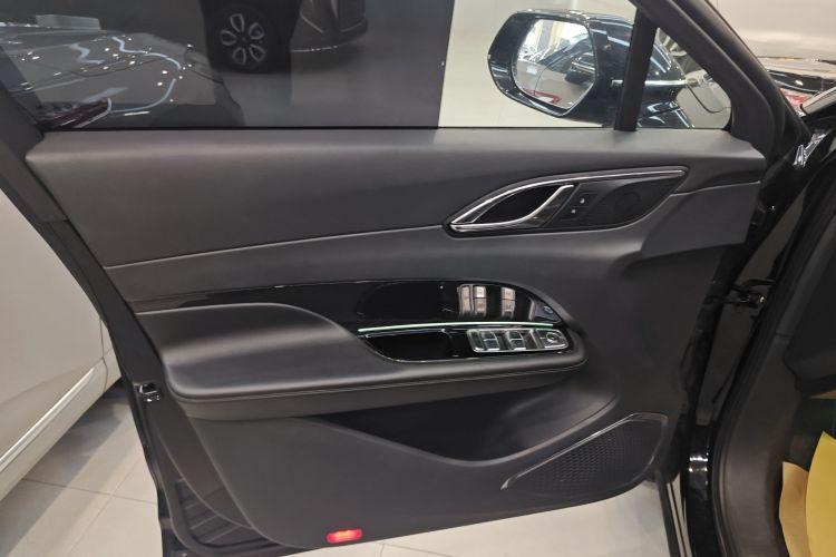 红旗HS3 2023款 1.5T 两驱善为版中控内饰47