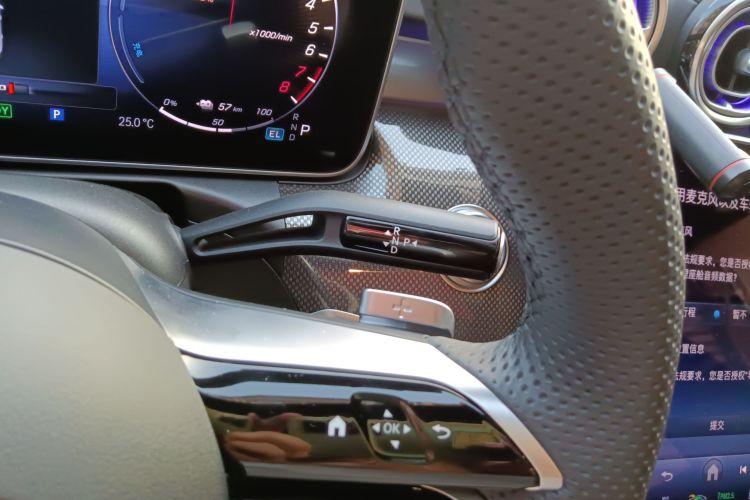 奔驰C级新能源 2024款 改款三 C 350 eL中控内饰18