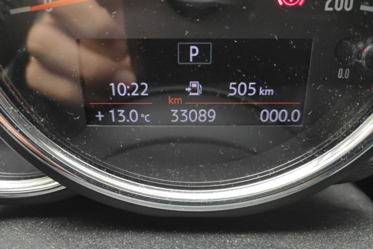 MINI 2019款 1.5T COOPER 经典派中控内饰15