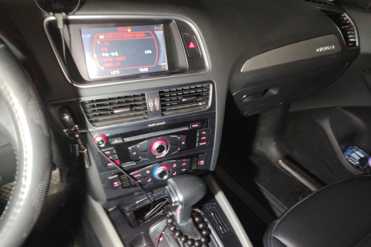 奥迪Q5 2017款 40 TFSI 进取型中控内饰16