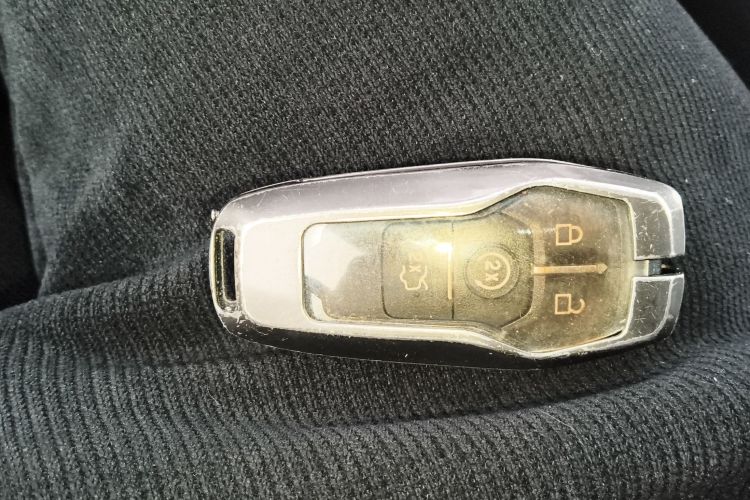 福特 金牛座 2016款 EcoBoost 180 豪华型中控内饰11