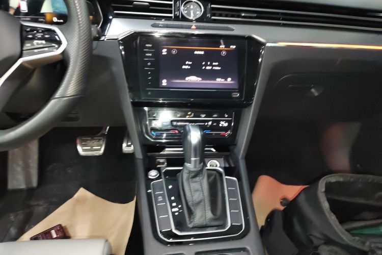 大众 迈腾 2023款 200万辆纪念版 330TSI DSG领先型中控内饰16