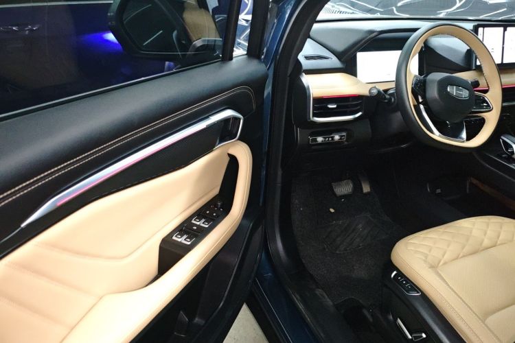 吉利汽车 豪越L 2023款 2.0T DCT旗舰型中控内饰7003