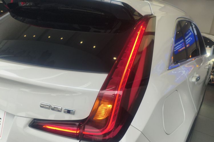 凯迪拉克XT4 2020款 改款 28T 两驱技术型车身外观9