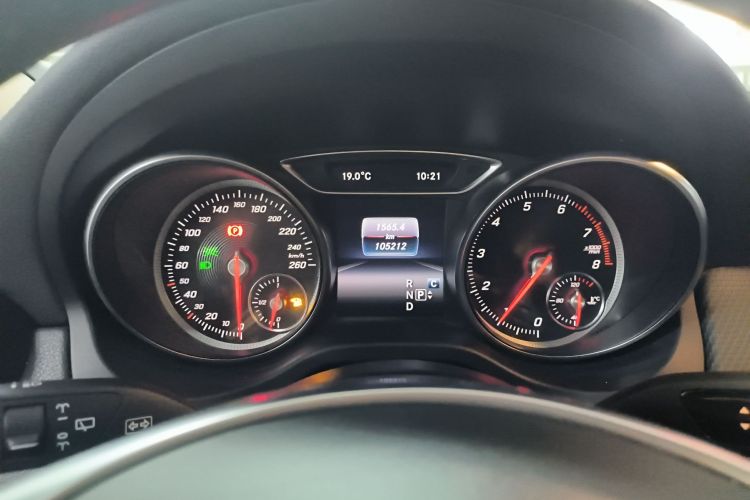 奔驰GLA 2019款 GLA 200 时尚型中控内饰14