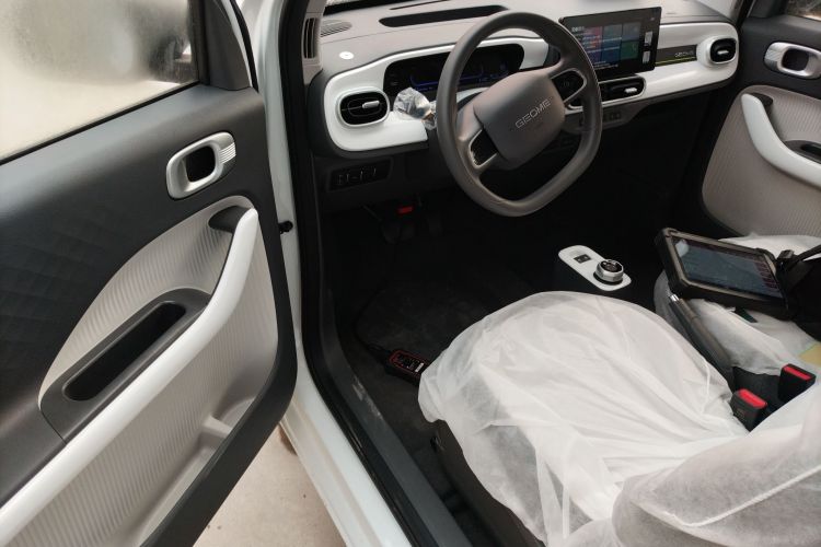 吉利银河 熊猫 2025款 210km 元气熊中控内饰20