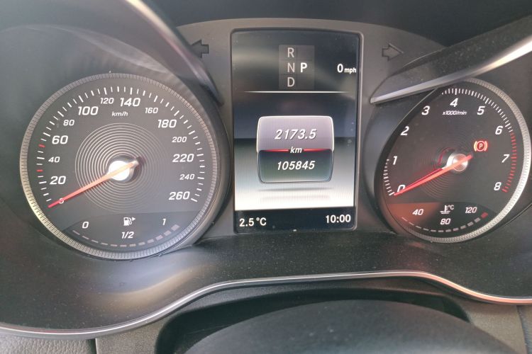 奔驰C级 2018款 C 200 运动版中控内饰15