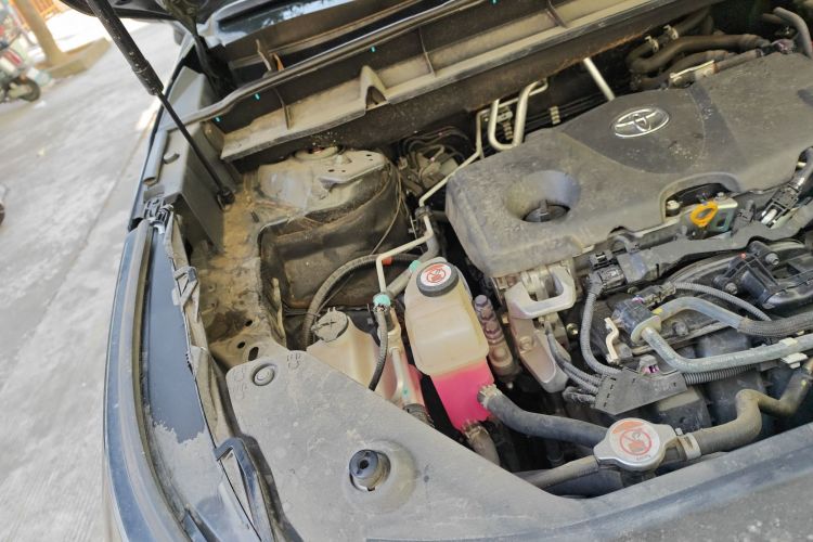 丰田 汉兰达 2023款 2.5L智能电混双擎四驱精英版 7座局部细节9006