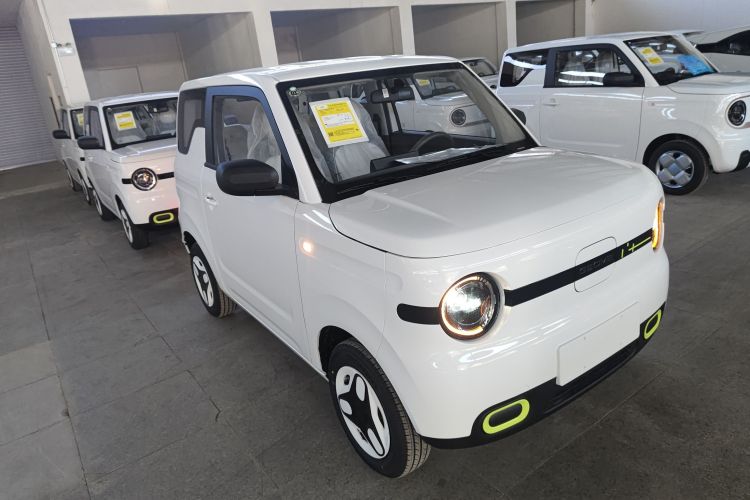 吉利银河 熊猫 2025款 210km 元气熊车身外观3