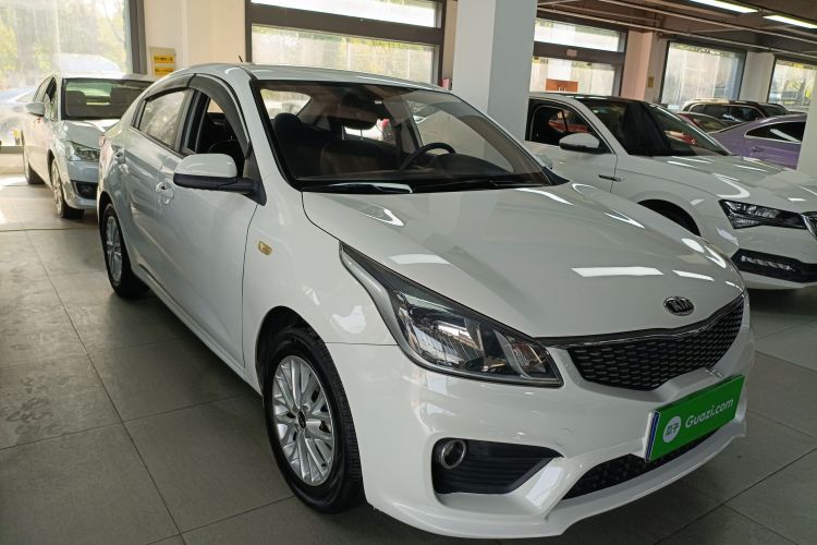 起亚K2 2017款 三厢 1.4L AT GLS车身外观3