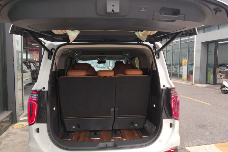 红旗HQ9 2023款 2.0T 智联旗享版局部细节23