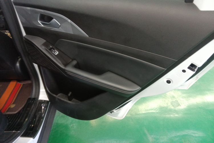 吉利几何E萤火虫 2022款 401KM 玲珑虎 4座中控内饰45