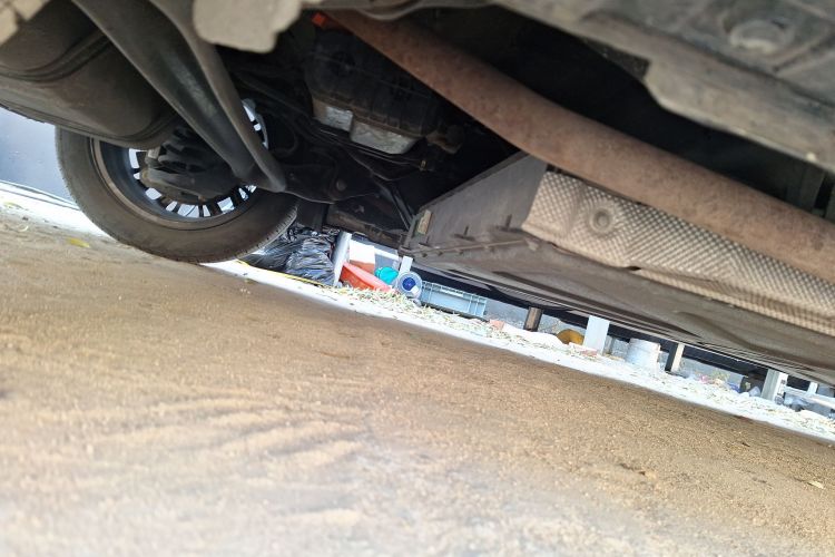 比亚迪 秦PLUS 2023款  冠军版 DM-i 120KM超越型局部细节9002