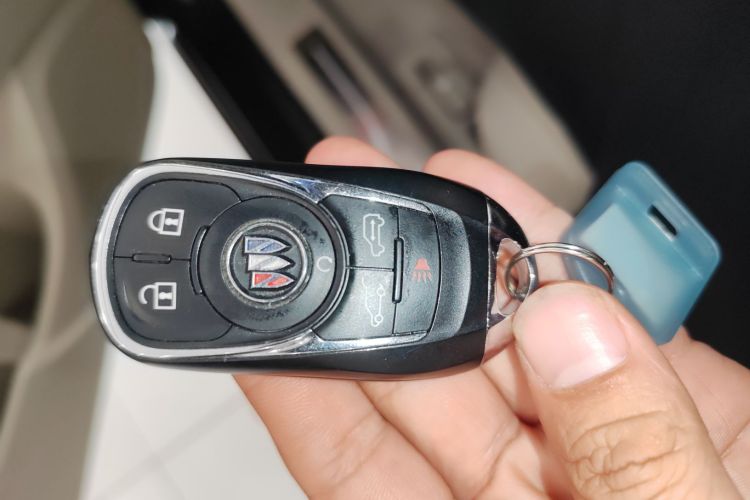 别克GL8 2022款 陆上公务舱 652T 尊贵型中控内饰11