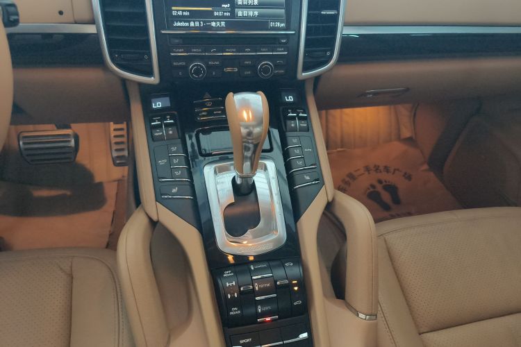 保时捷 2011款 Cayenne 3.0T中控内饰18