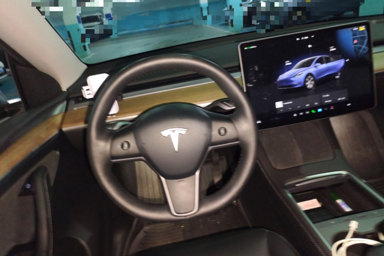 特斯拉 Model Y 2023款 后轮驱动版中控内饰13