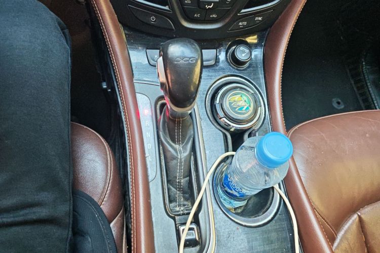 别克 昂科威 2018款 20T 两驱豪华型局部细节18