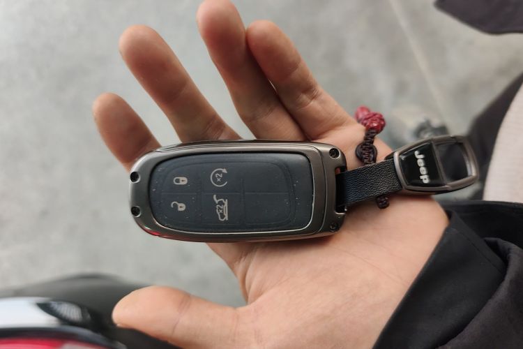 Jeep 自由光 2021款 2.0T 四驱80周年纪念版中控内饰7001