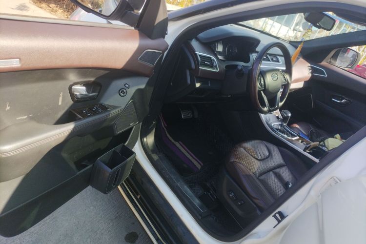 陆风X7 2015款 2.0T 全景尊贵版中控内饰7003