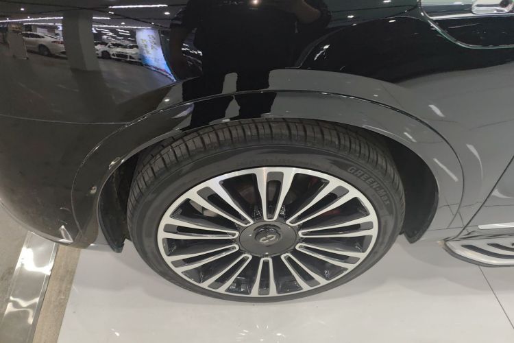 鸿蒙智行 问界M9 2024款 增程 Max版 52kWh 6座版车身外观6007