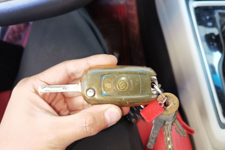 别克GL6 2019款 18T 6座精英型 国VI中控内饰7001