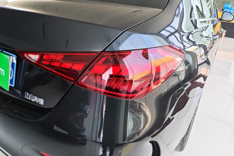 奔驰C级 2023款 改款二 C 260 L 运动版车身外观6001