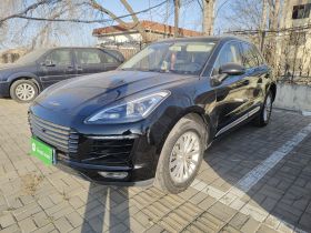 众泰SR9 2017款 2.0T 自动极致之光版